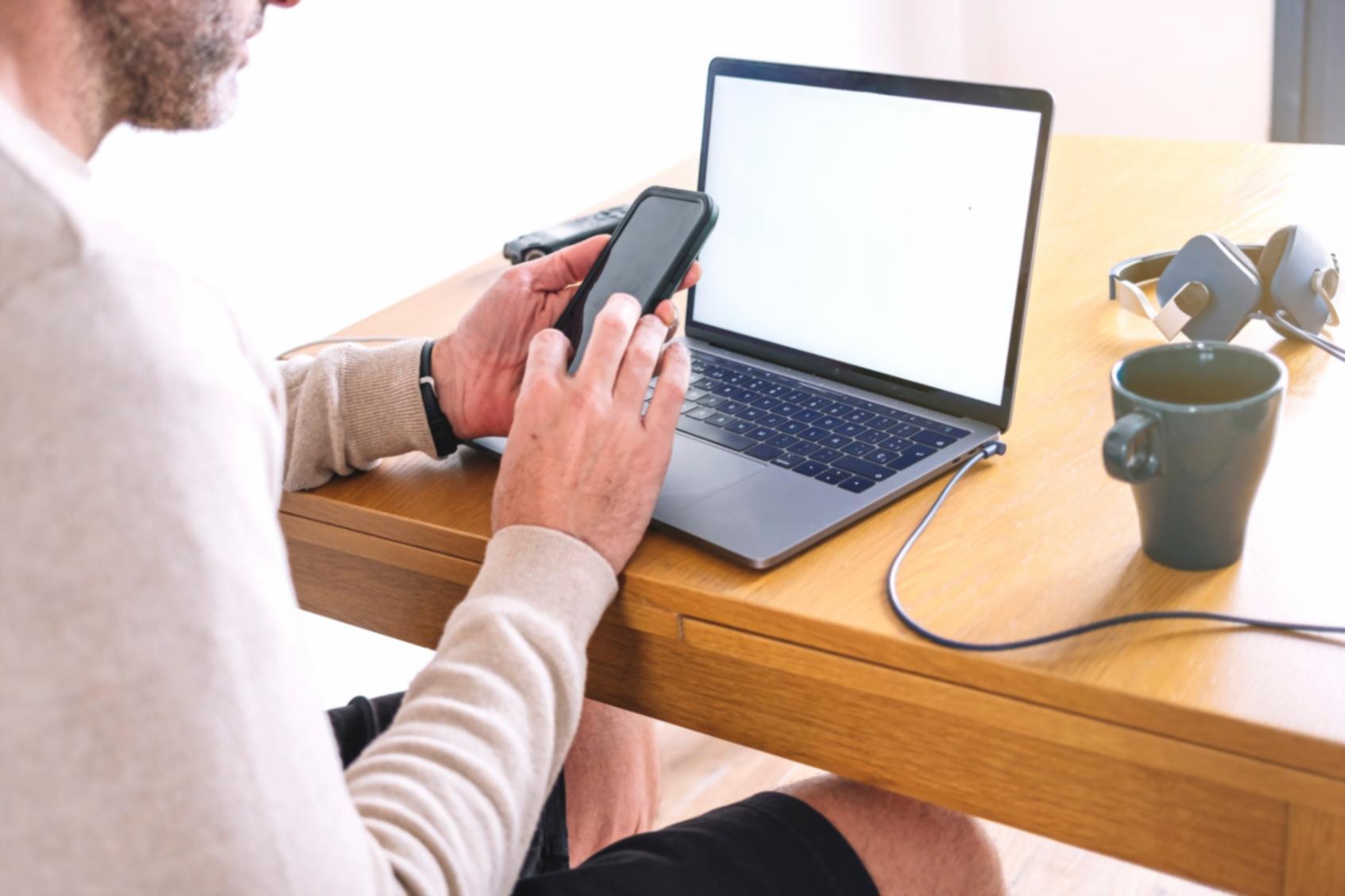 SEO analiz paneli ve veri görselleştirme